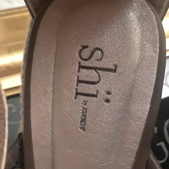 Strappy Wedge w/double straps - Picture 3 of 3